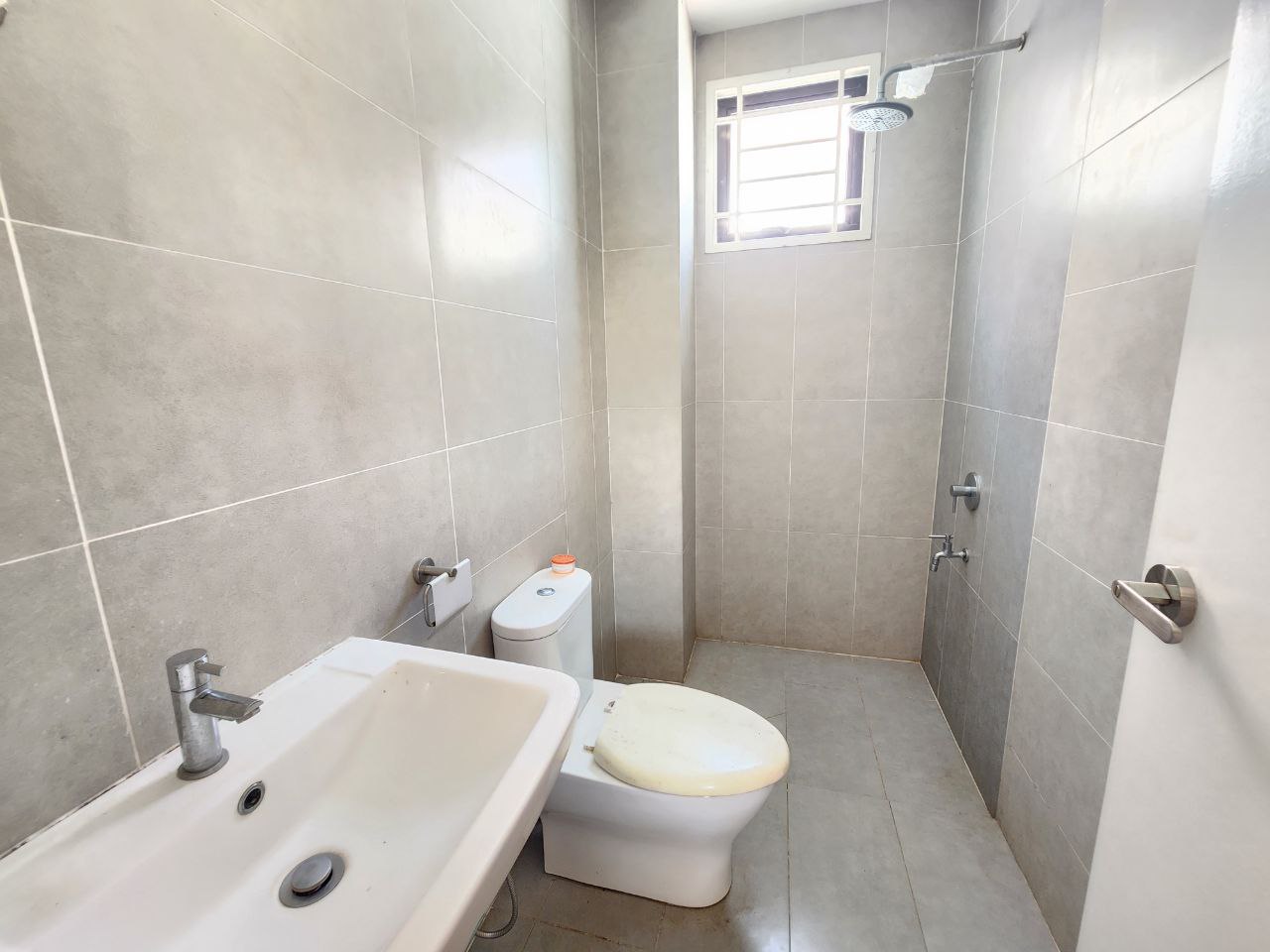 Spacious Double Storey Terrace Alam Sari Bangi - photo 11