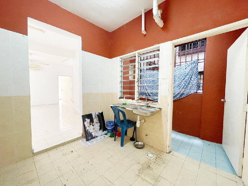Pangsapuri Permai Putera Taman Dato Ahmad Razali Ampang - photo 8