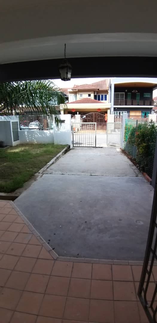 Double Storey Intermediate Terrace Seksyen 6 Wangs - photo 2