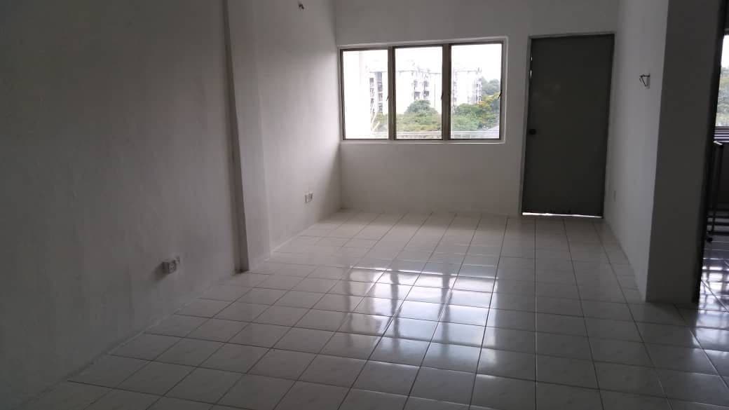 Flat Taman Bunga Negara - photo 1