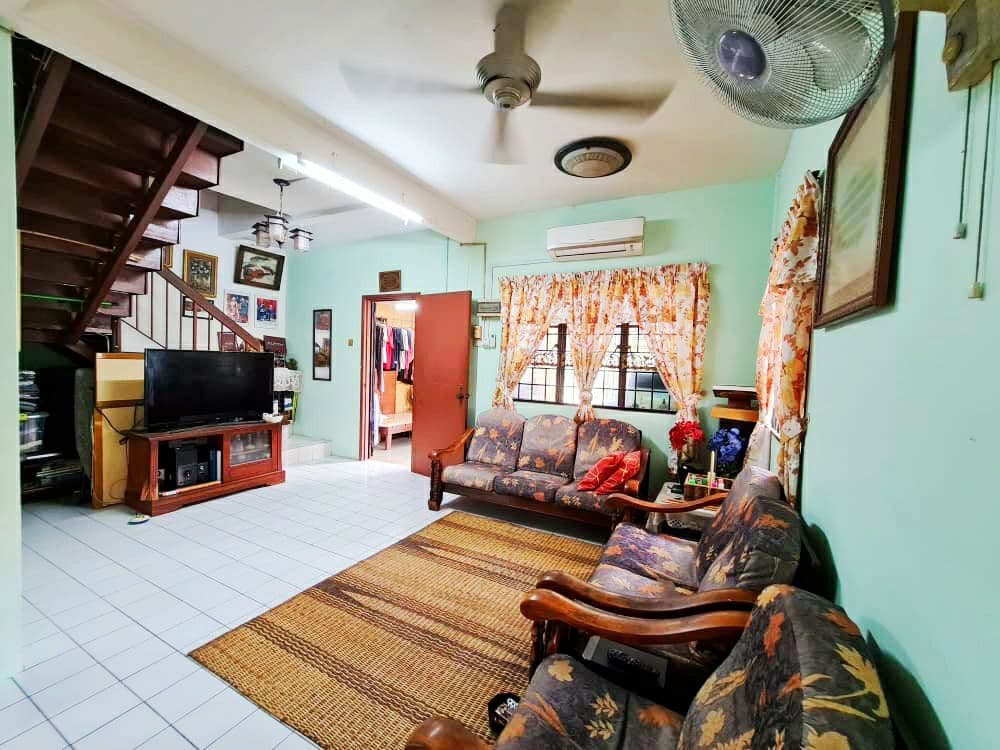 Double Storey Jalan Kemboja Taman Bukit Sentosa