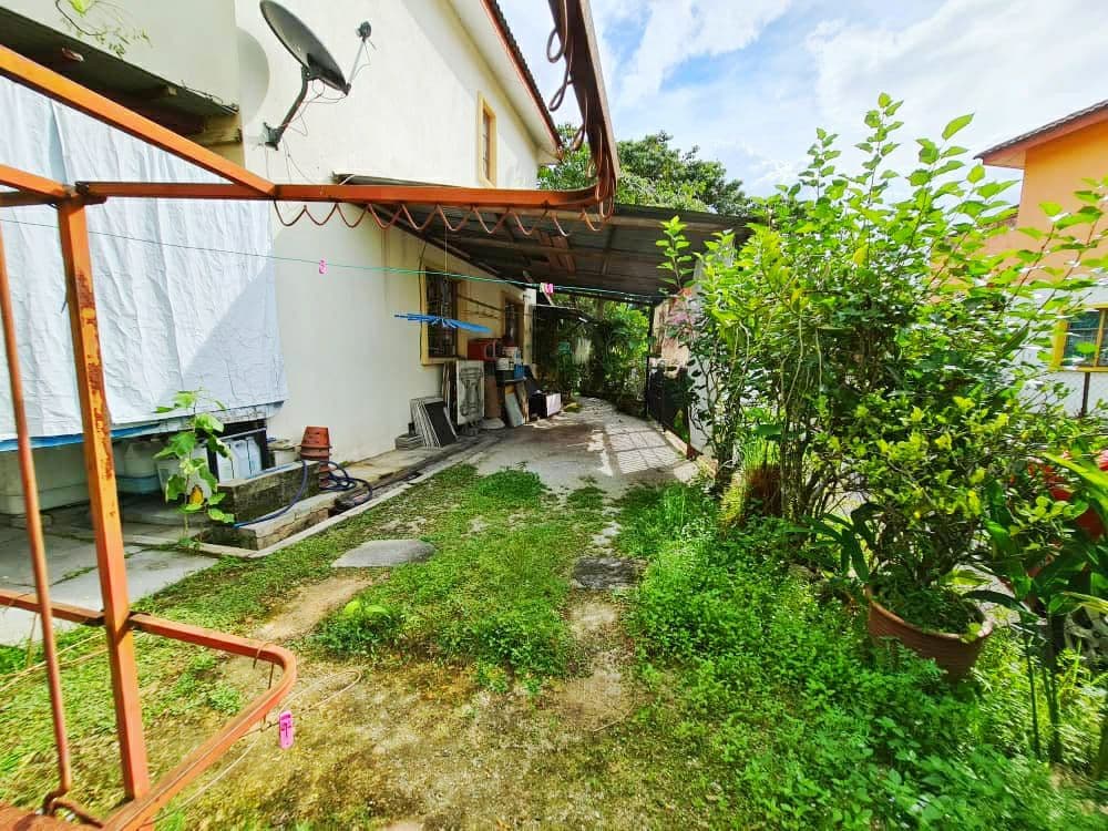 Double Storey Jalan Kemboja Taman Bukit Sentosa - photo 5
