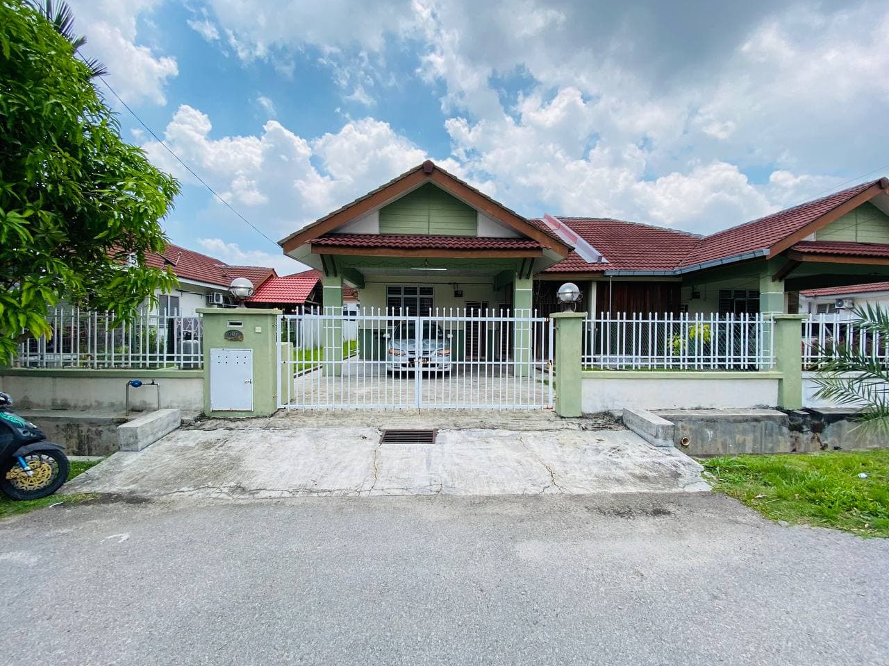 Single Storey Semi D House Taman Desa Sinar Salak - photo 2