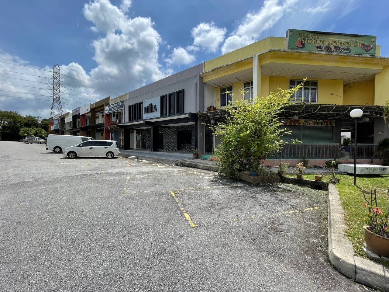Corner Shop Lot Putra Mahkota - photo 2