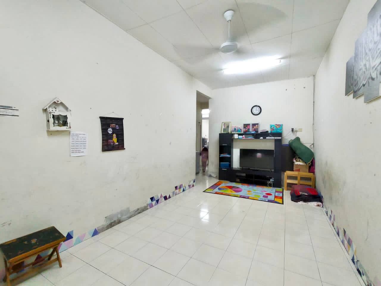 Single Storey Intermediate Taman Langat Utama 3 - photo 2