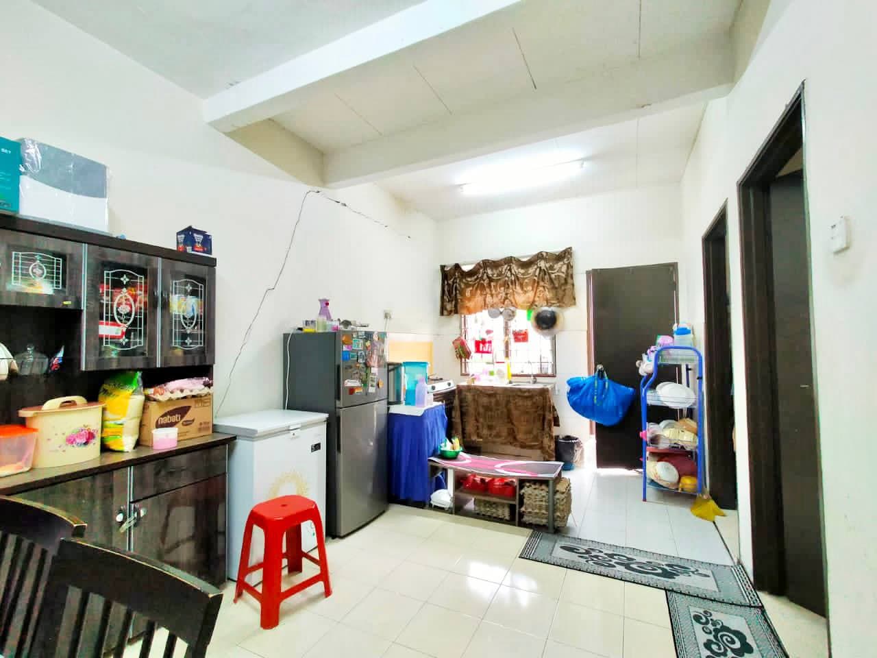 Single Storey Intermediate Taman Langat Utama 3 - photo 10