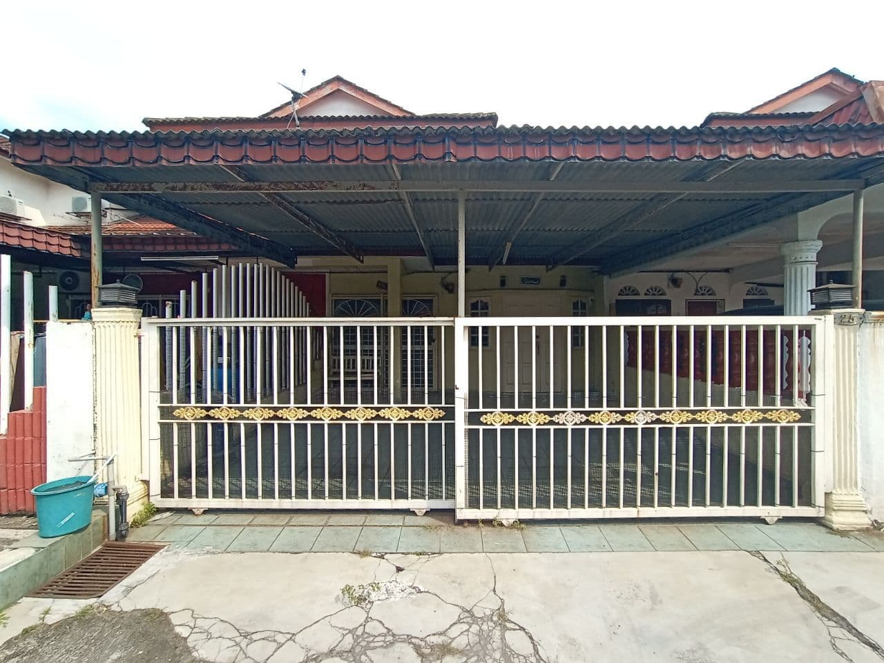 Double Storey Terrace House Taman Seri Sementa - photo 1