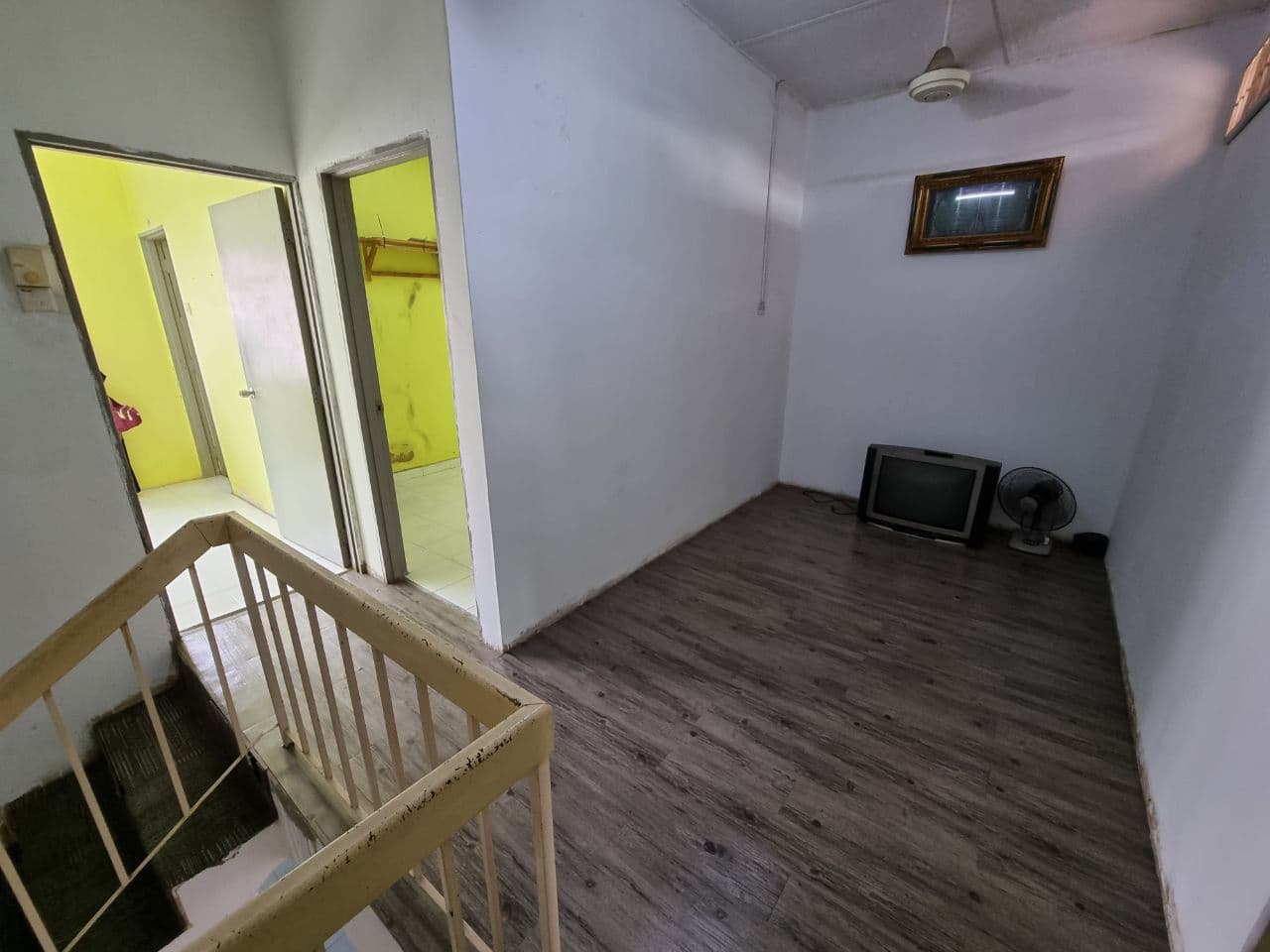 Double Storey Terrace House Taman Seri Sementa - photo 9