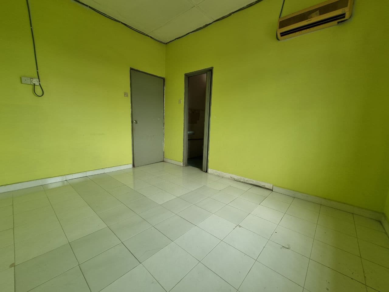 Double Storey Terrace House Taman Seri Sementa - photo 12