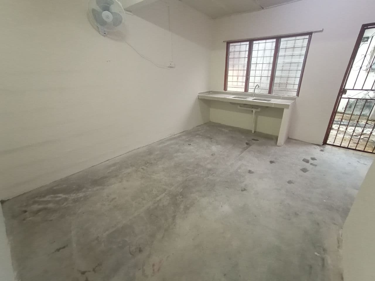Double Storey Low Cost Taman Subang Indah - photo 9