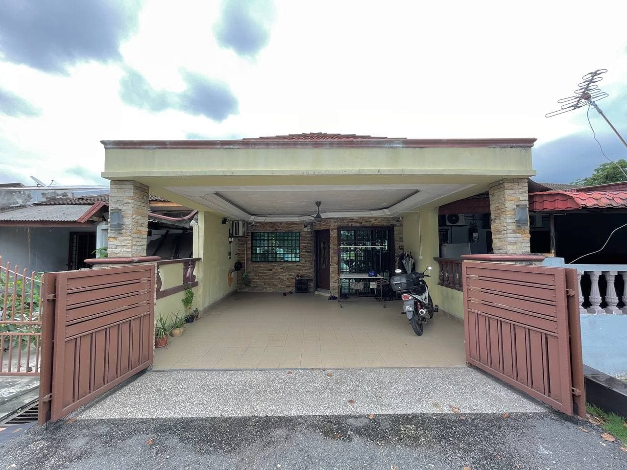 1 Storey Terrace INTERMEDIATE Taman Sri Muda - photo 1