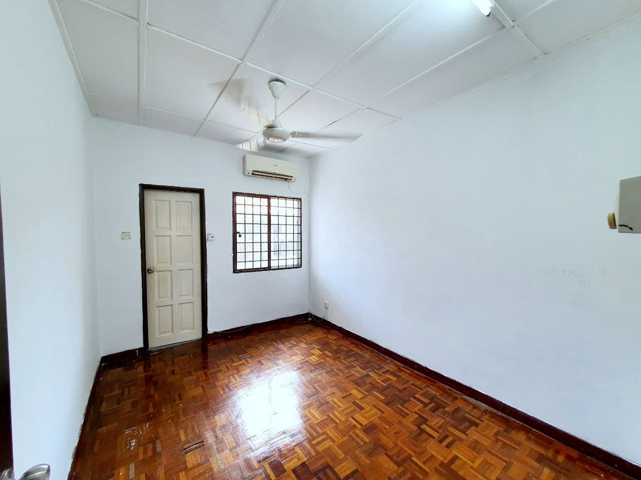 2 Storey Terrace House, Berjaya Park - photo 12