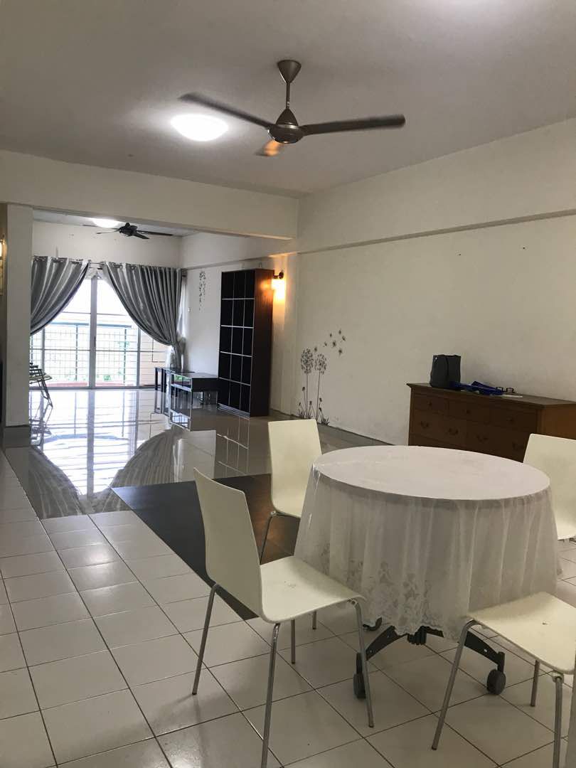 La Vista Condo Freehold 1405sf 4room 3bath Reno Fu - photo 3