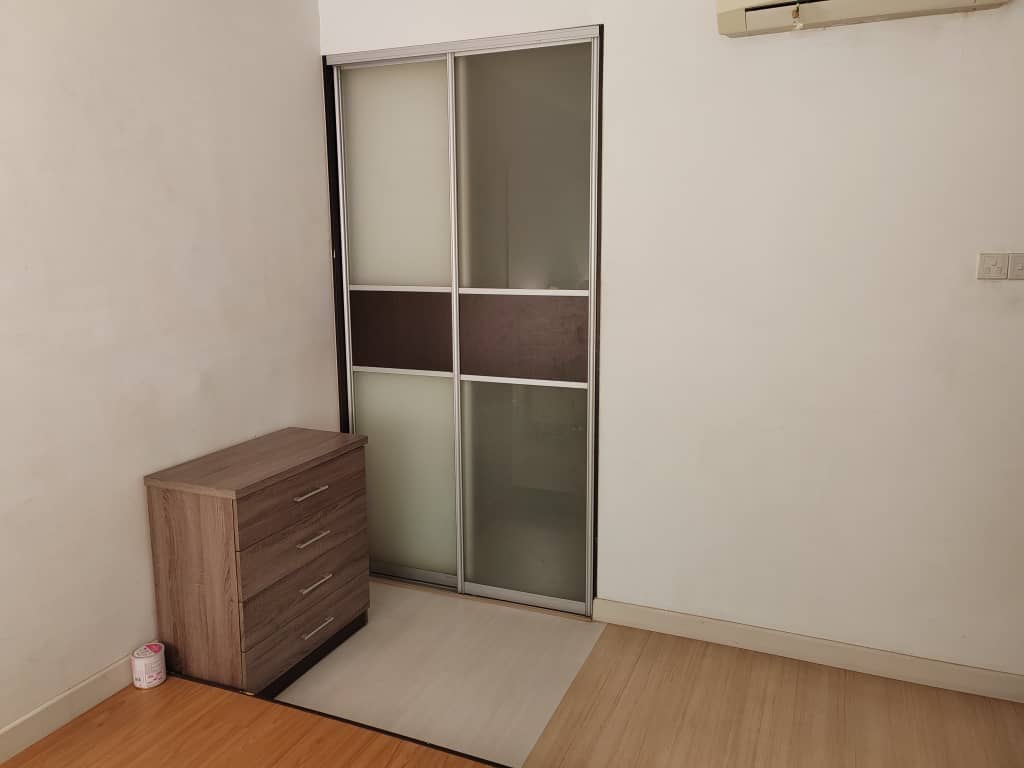 Sri Jati 2 Condo Freehold 1287sf 4room Reno 2 Park - photo 3