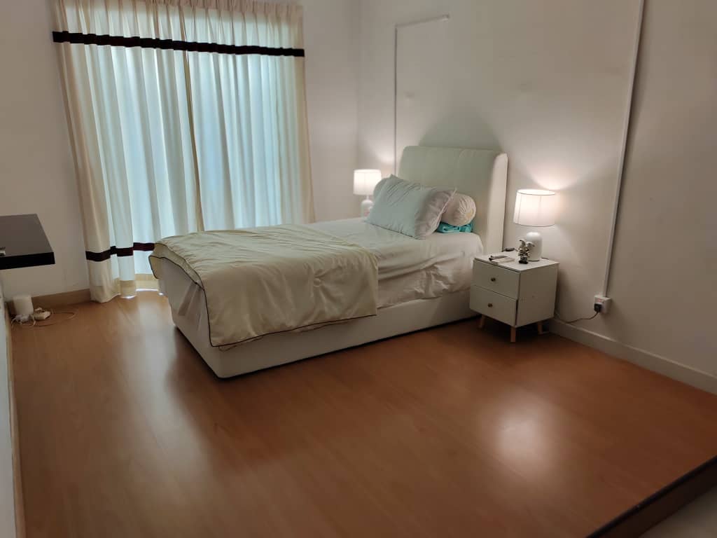 Sri Jati 2 Condo Freehold 1287sf 4room Reno 2 Park - photo 4