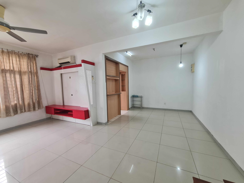 Park Villa Townhouse Freehold Upper Floor 1529sf 3 - photo 2