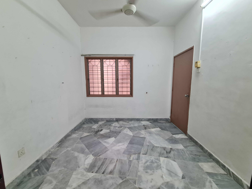 Subang 2 Storey Terrace House 22x75sf 4rooms Gated - photo 11