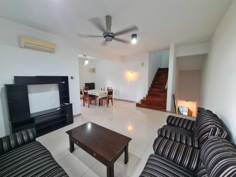 Bukit Puchong 25-Sty Townhouse Upper Floor 1560sf - photo 2
