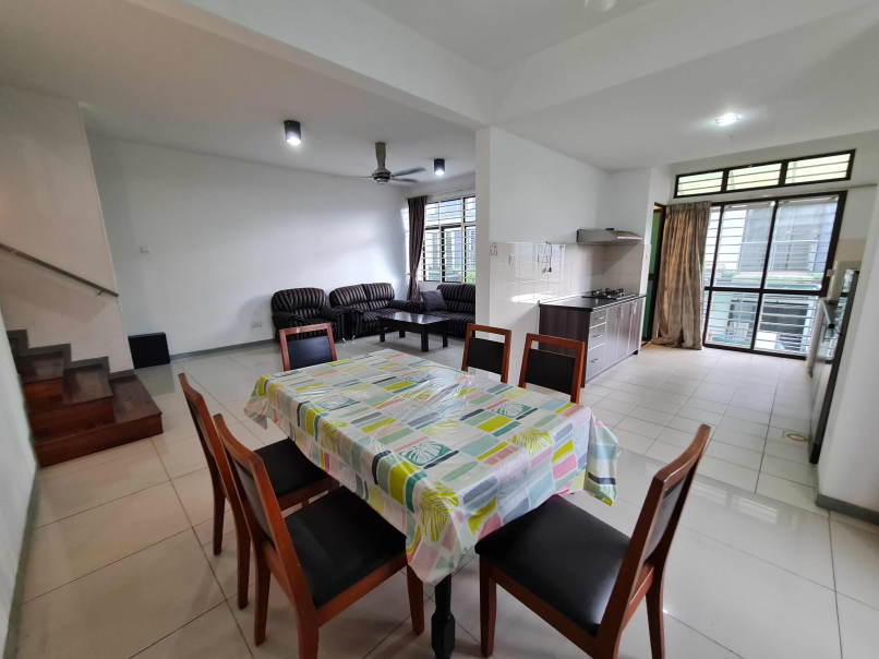 Bukit Puchong 25-Sty Townhouse Upper Floor 1560sf - photo 3