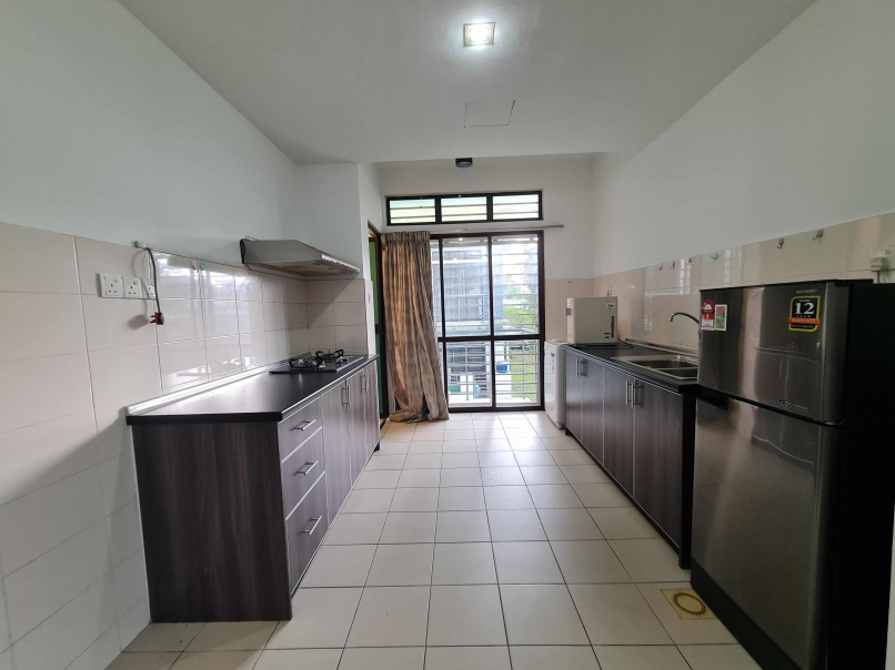 Bukit Puchong 25-Sty Townhouse Upper Floor 1560sf - photo 4