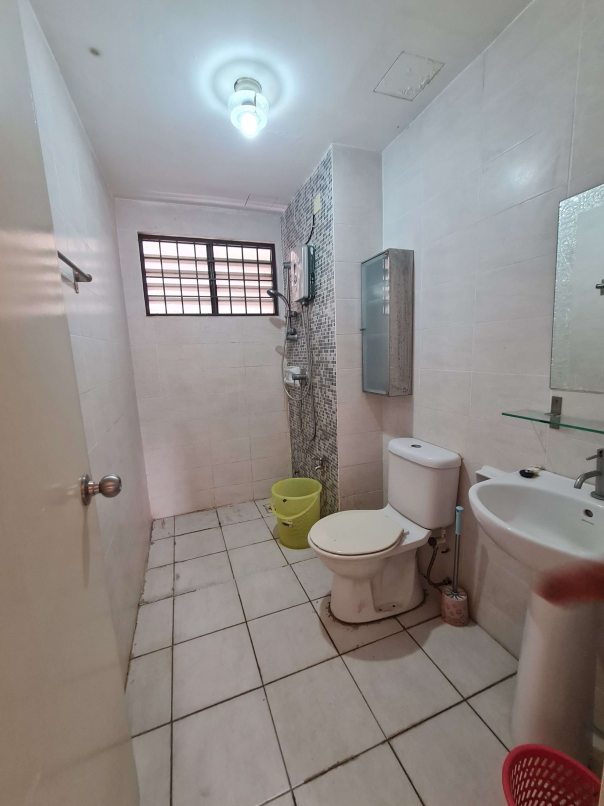 Puchong Jaya Avilla Apartment 968sf Reno Partly Fu - photo 11