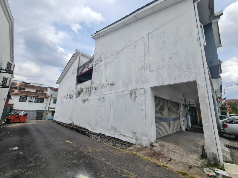 Seri Kembangan 2 Sty Shop Office Freehold 24x75sf - photo 3