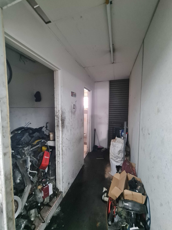Seri Kembangan 2 Sty Shop Office Freehold 24x75sf - photo 8