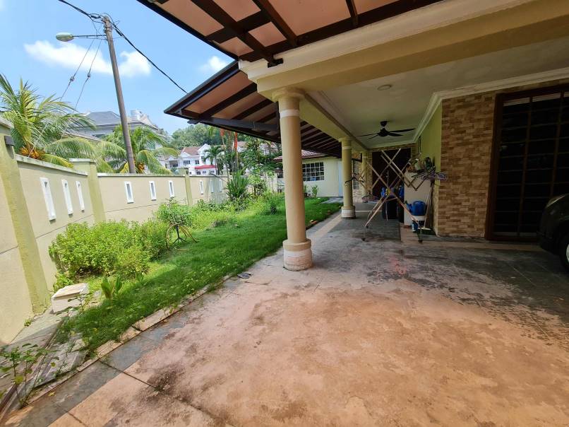 Bayan Hills Home 25 Sty Corner House 3645sf 6room - photo 3