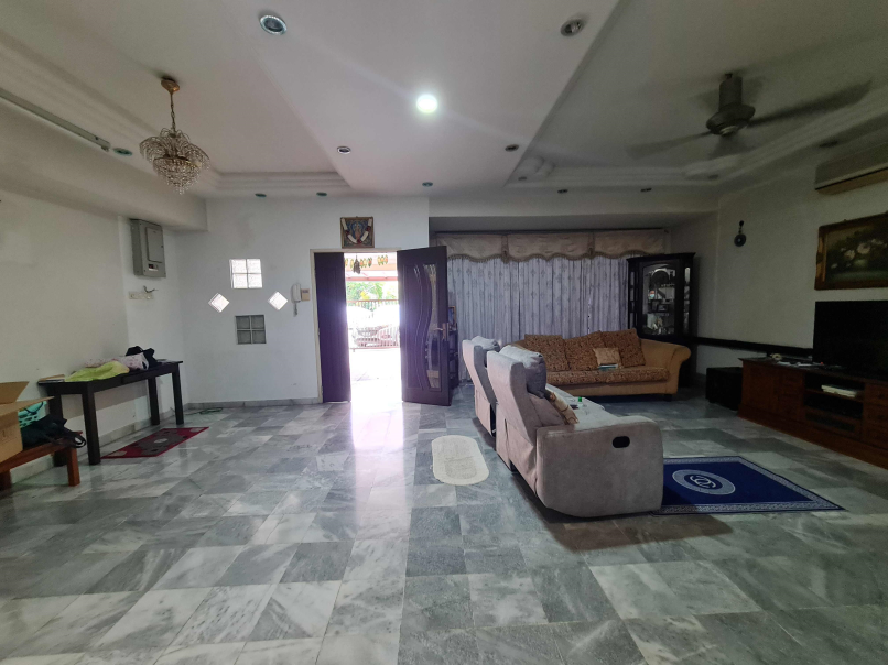 Bayan Hills Home 25 Sty Corner House 3645sf 6room - photo 4