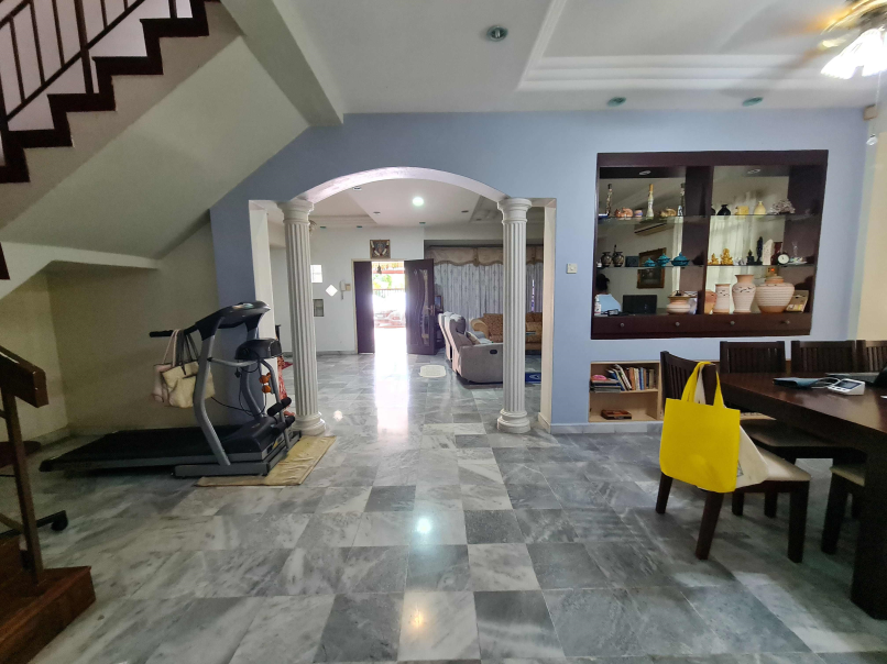 Bayan Hills Home 25 Sty Corner House 3645sf 6room - photo 11