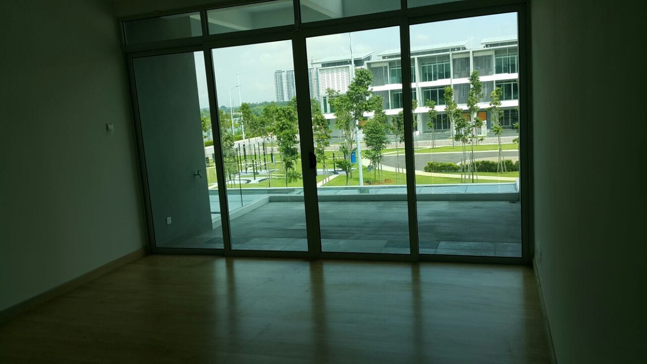 Puchong D Island 3-Sty House with Lift 4791sf 6roo - photo 5