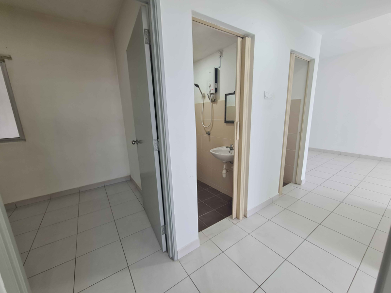Pangsapuri Seri Utama Apt 900sf 3room Partly Furni - photo 7