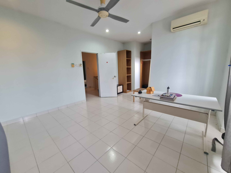 Taman Mutiara Puchong 2 Storey Terrace House 22x80 - photo 11