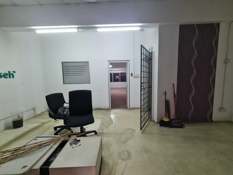 Subang Galaksi 1st Floor Office 22x75sf Furnished - photo 3