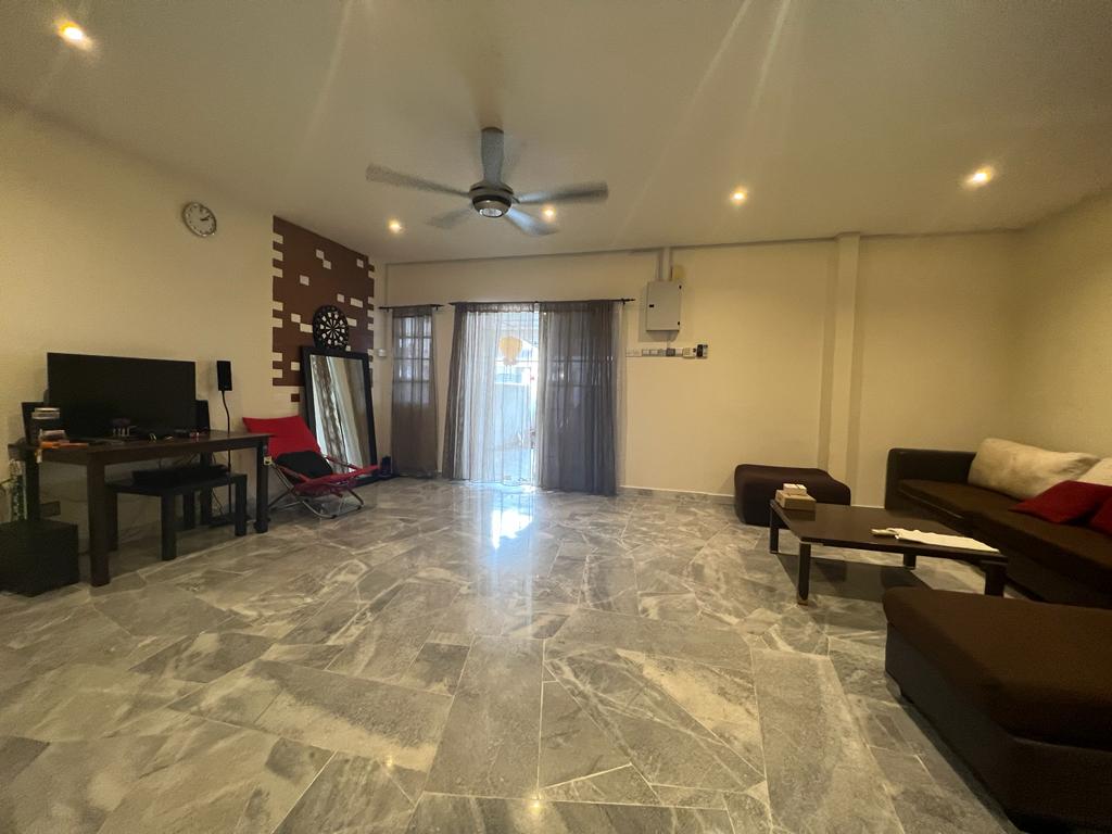 Puchong 2-Sty End Lot House 22x75sf Partly Furnish - photo 3