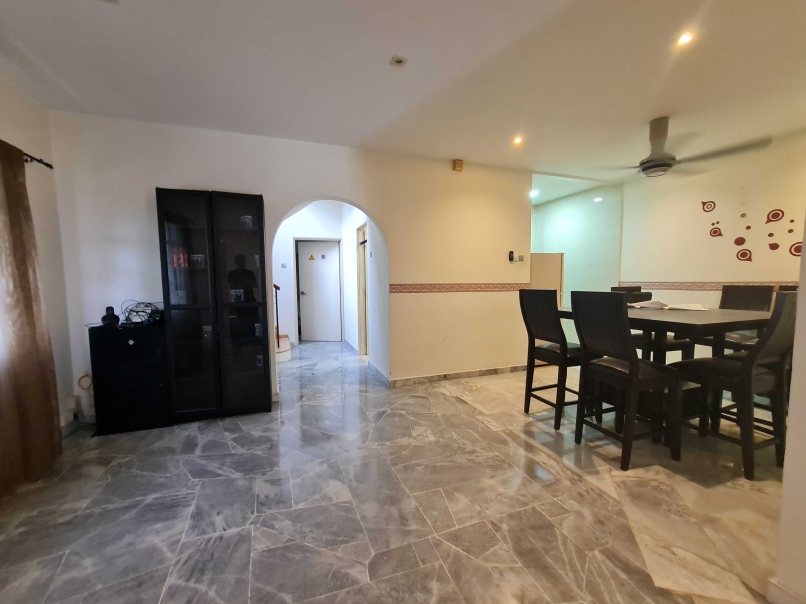 Puchong 2-Sty End Lot House 22x75sf Partly Furnish - photo 3