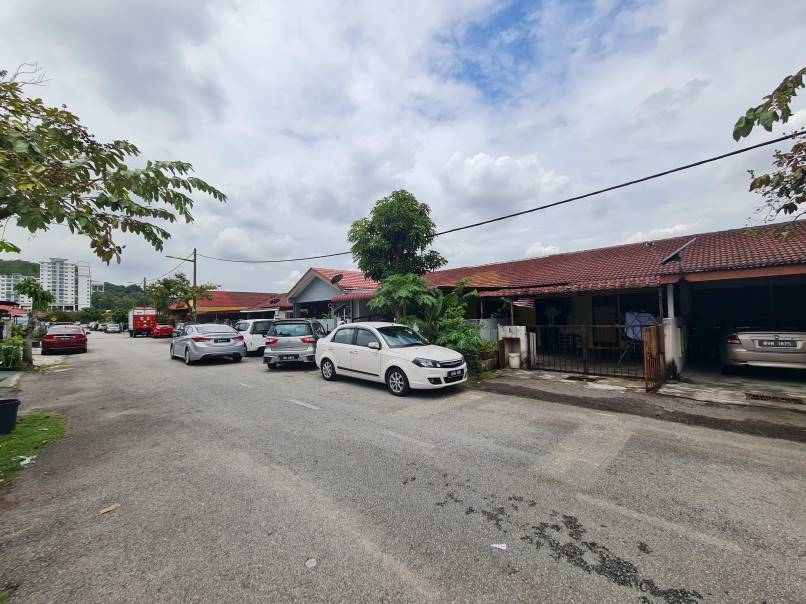 Bandar Kinrara 1-Sty Terrace House Freehold 20x55s - photo 2