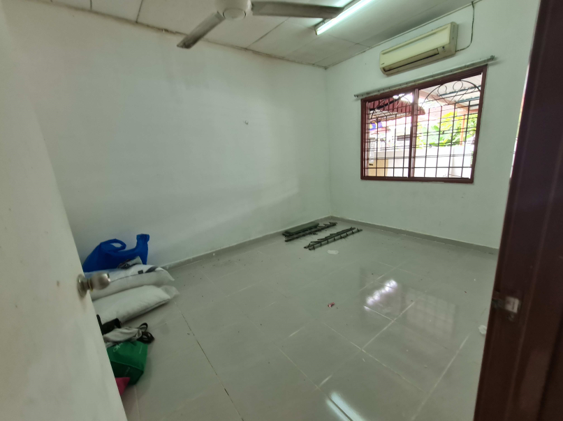 Bandar Kinrara 1-Sty Terrace House Freehold 20x55s - photo 3