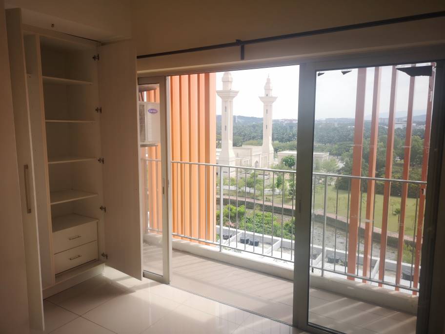 Suria Jelutong Condo 450sf Studio Semi Furnished B - photo 2