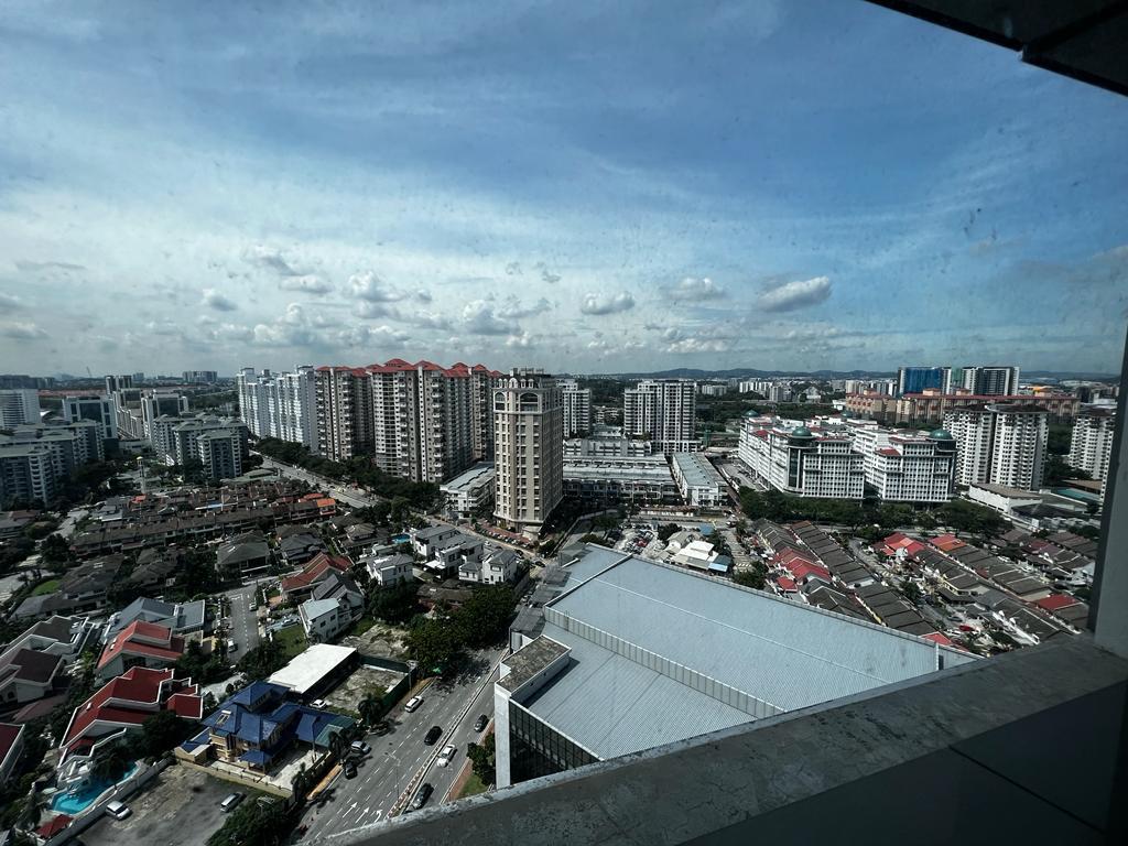 The Azure Residence 945sf 2room 2bath 2car Furnish - photo 8