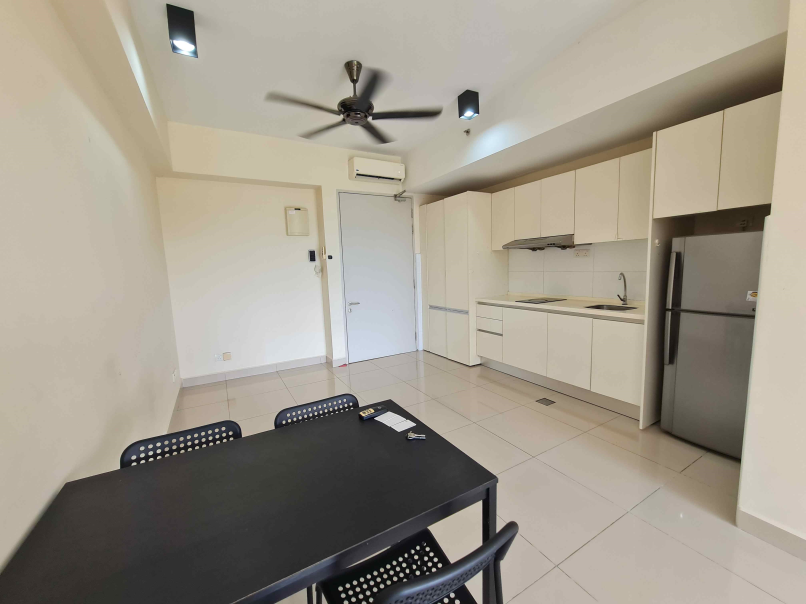 Suria Jelutong Condo 450sf Studio Semi Furnished B - photo 4