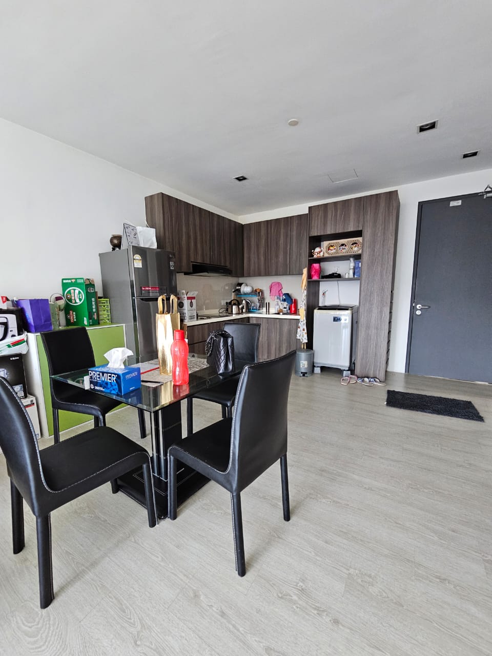 The Square Freehold 570sf 1room 1bath with balcony - photo 3