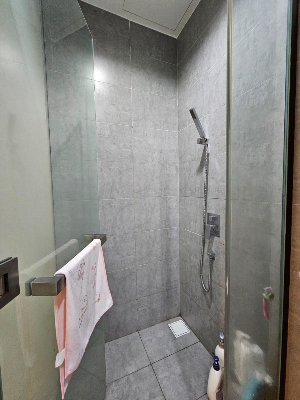 The Square Freehold 570sf 1room 1bath with balcony - photo 4