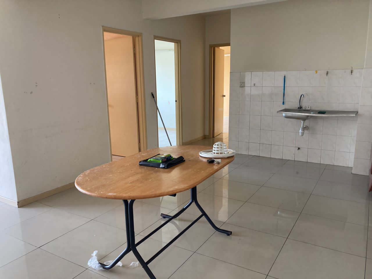 Sri Jati 2 Condo Freehold 1200sf 4room no parking - photo 2