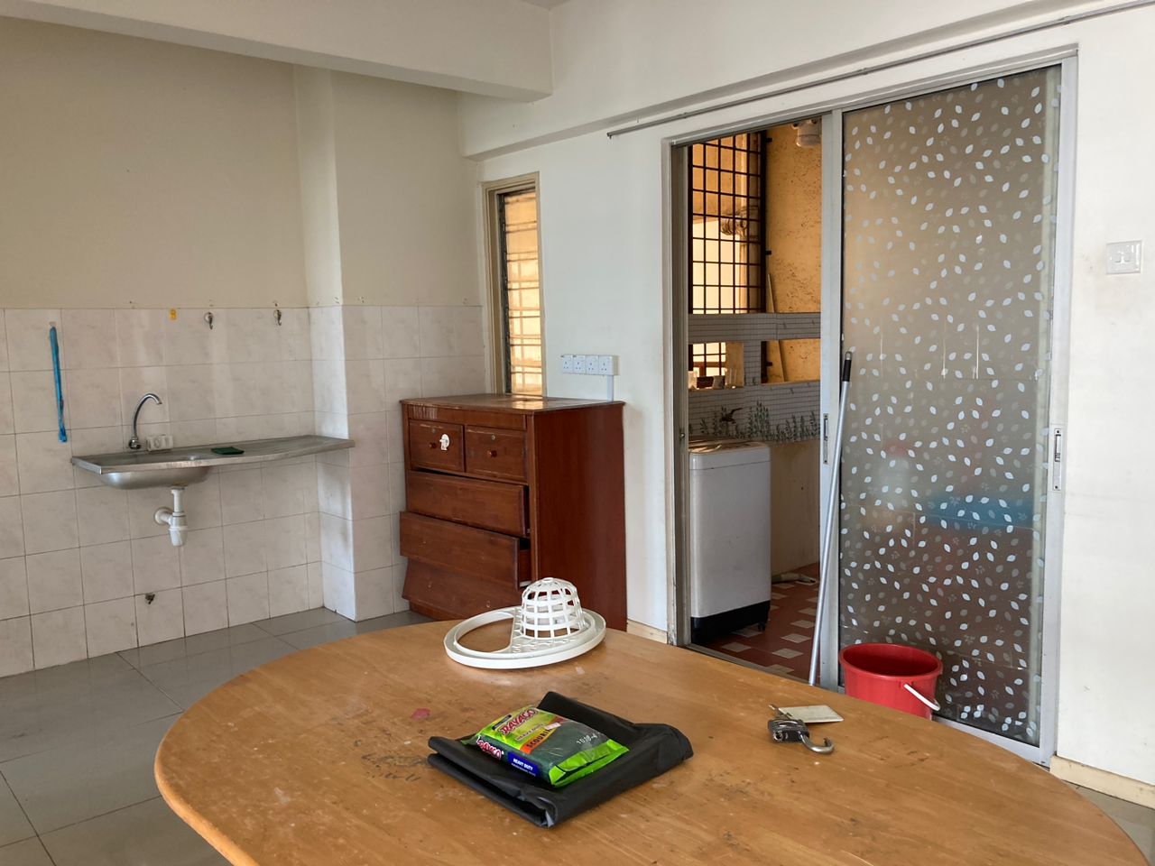 Sri Jati 2 Condo Freehold 1200sf 4room no parking - photo 4