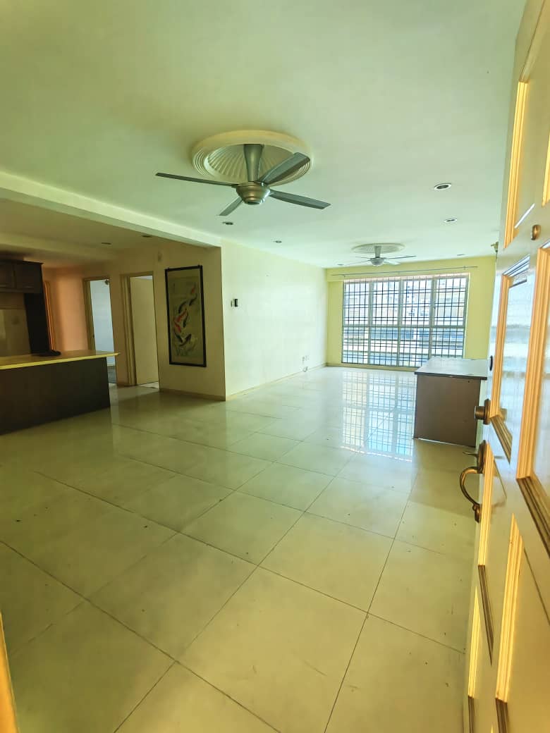 Sri Jati 2 Condo Freehold 1238sf 4room Reno Low Fl - photo 4