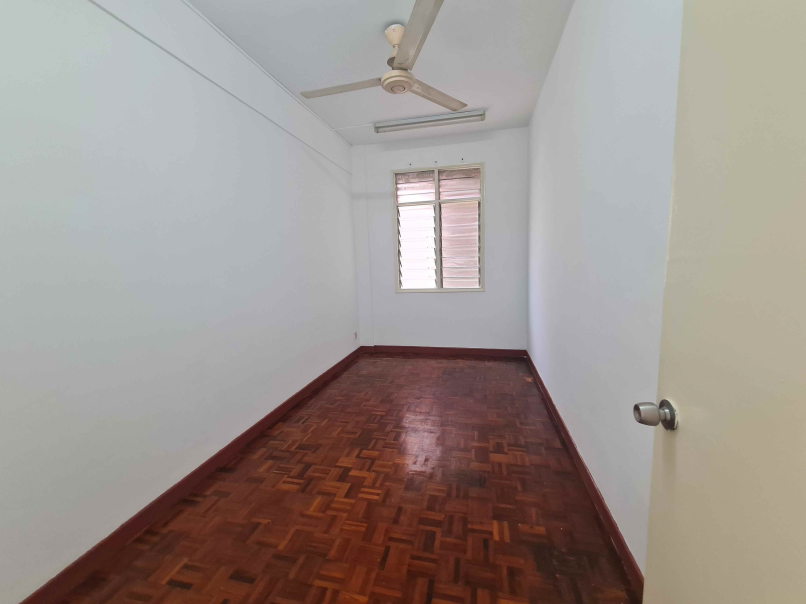 Subang Court 8 Apt 1033sf 3room 2bath Partly Furni - photo 8