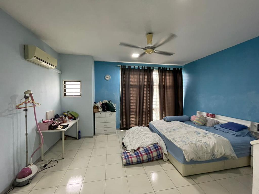 Bukit Puchong Townhouse Upper Floor with Balcony 1 - photo 3
