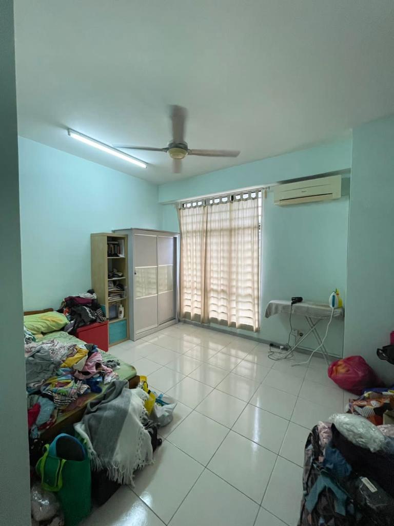 Bukit Puchong Townhouse Upper Floor with Balcony 1 - photo 7
