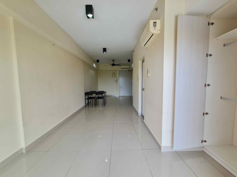 Suria Jelutong Condo 450sf Studio Semi Furnished B - photo 3